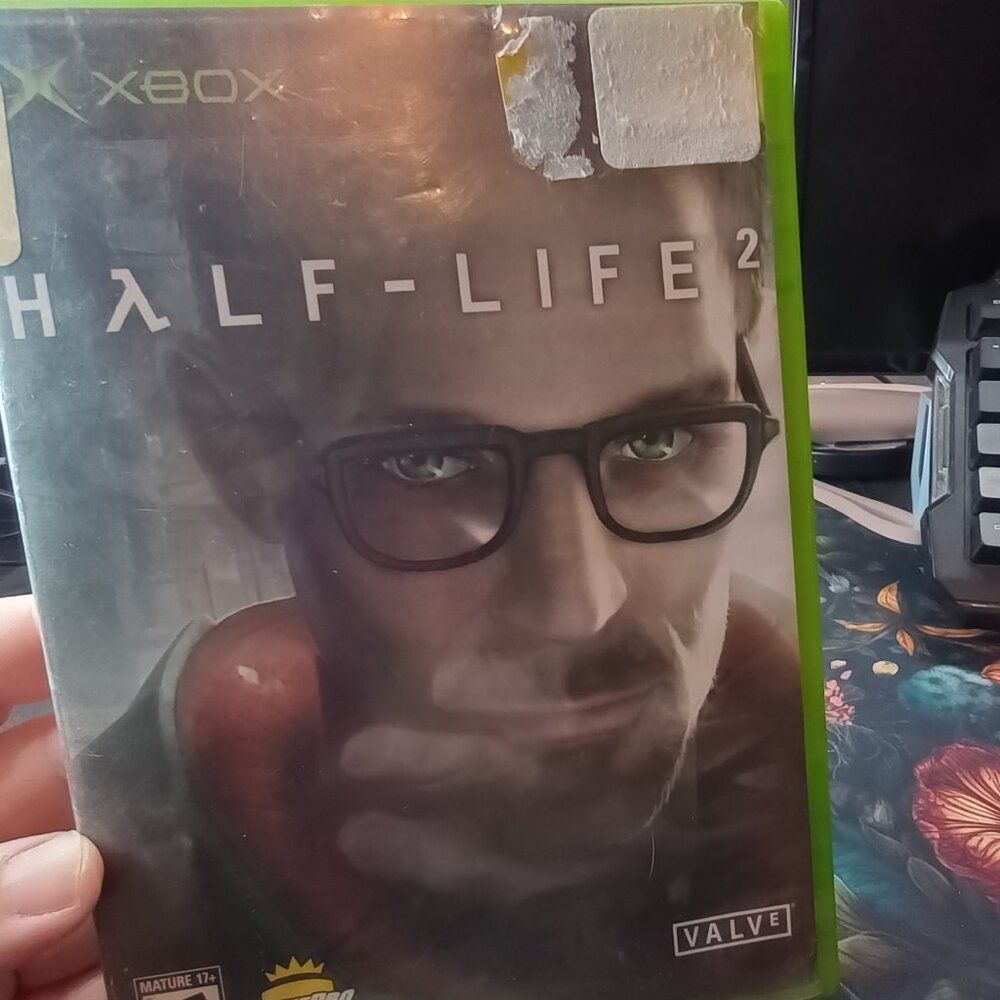 Rare Xbox Half-Life 2 Original Case – Classic Valve Shooter!